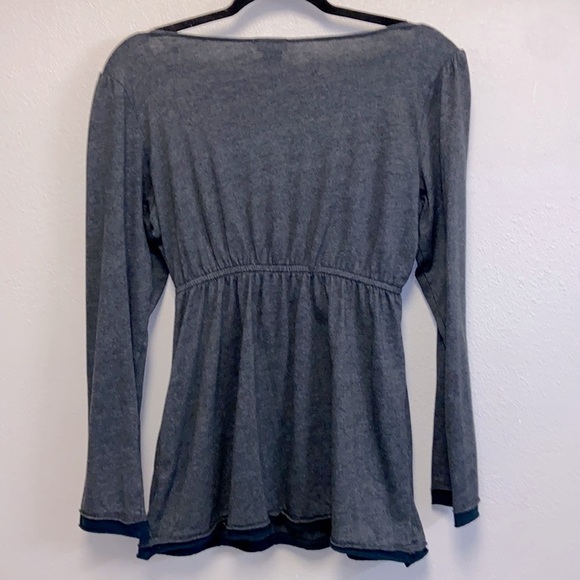 Mimi Maternity Size Large Long Sleeve Gray Scoop Neck Nursing Top: 4881 - Picture 4 of 6